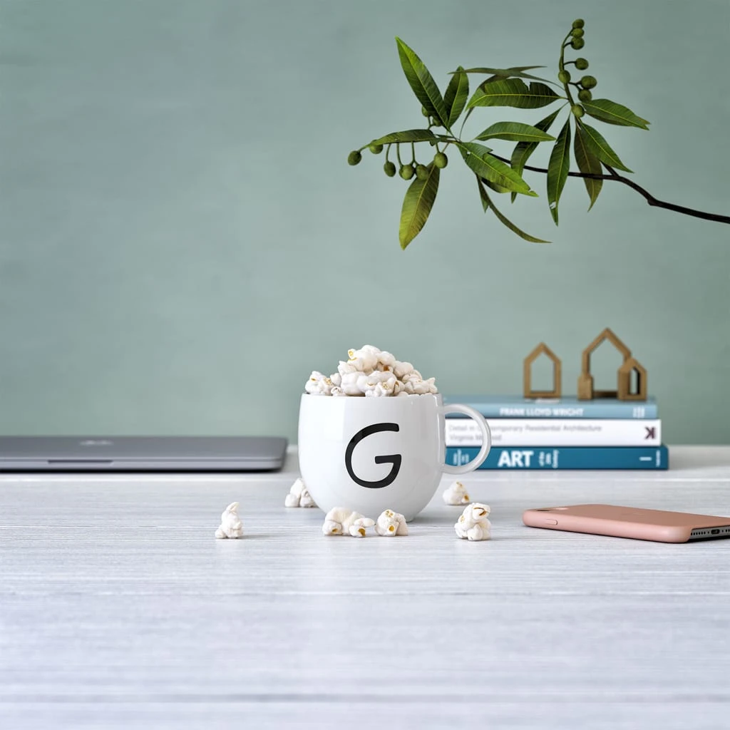 Becher G Letters In Weiß – Bild 2